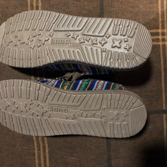 Hey dude shoes Wally style size 12 like new condition - Picture 2 of 3
